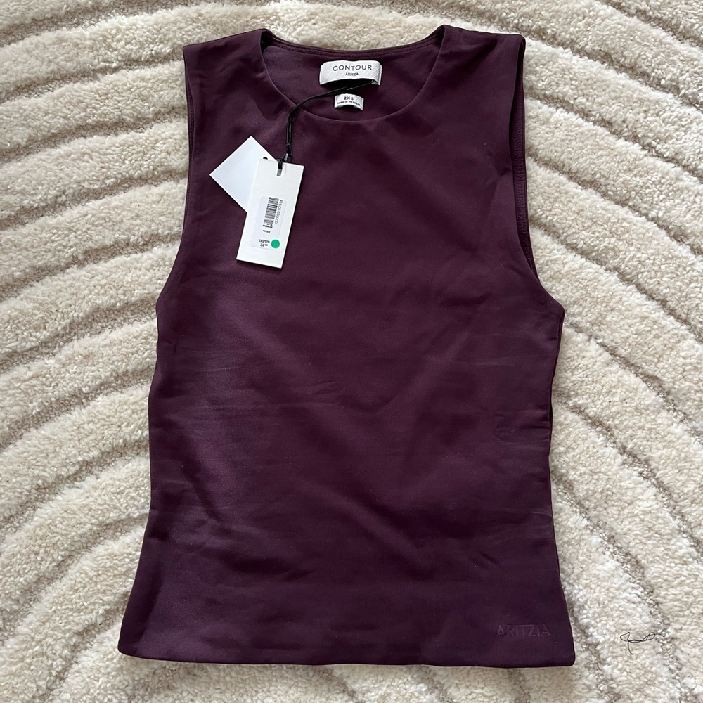 Aritzia Contour New Crew Tank